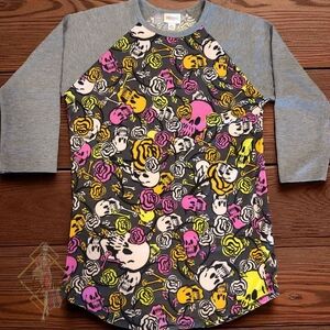 LuLaRoe Randy Skulls and Roses Raglan Tee- XS